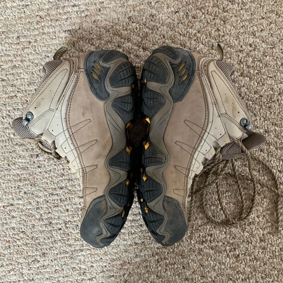 Oboz hiking boot size 9 - Picture 2 of 6